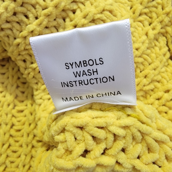 NWT Rehab Lab Bright Yellow Factory Distressed Chenille Loose Knit Sweater Sz L - Picture 9 of 11